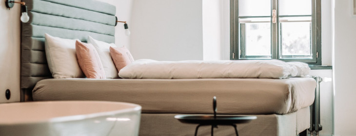 bedroom-3475656_1280